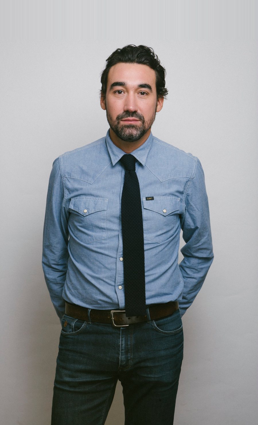 Nicolas Doudoux en chemise et cravate